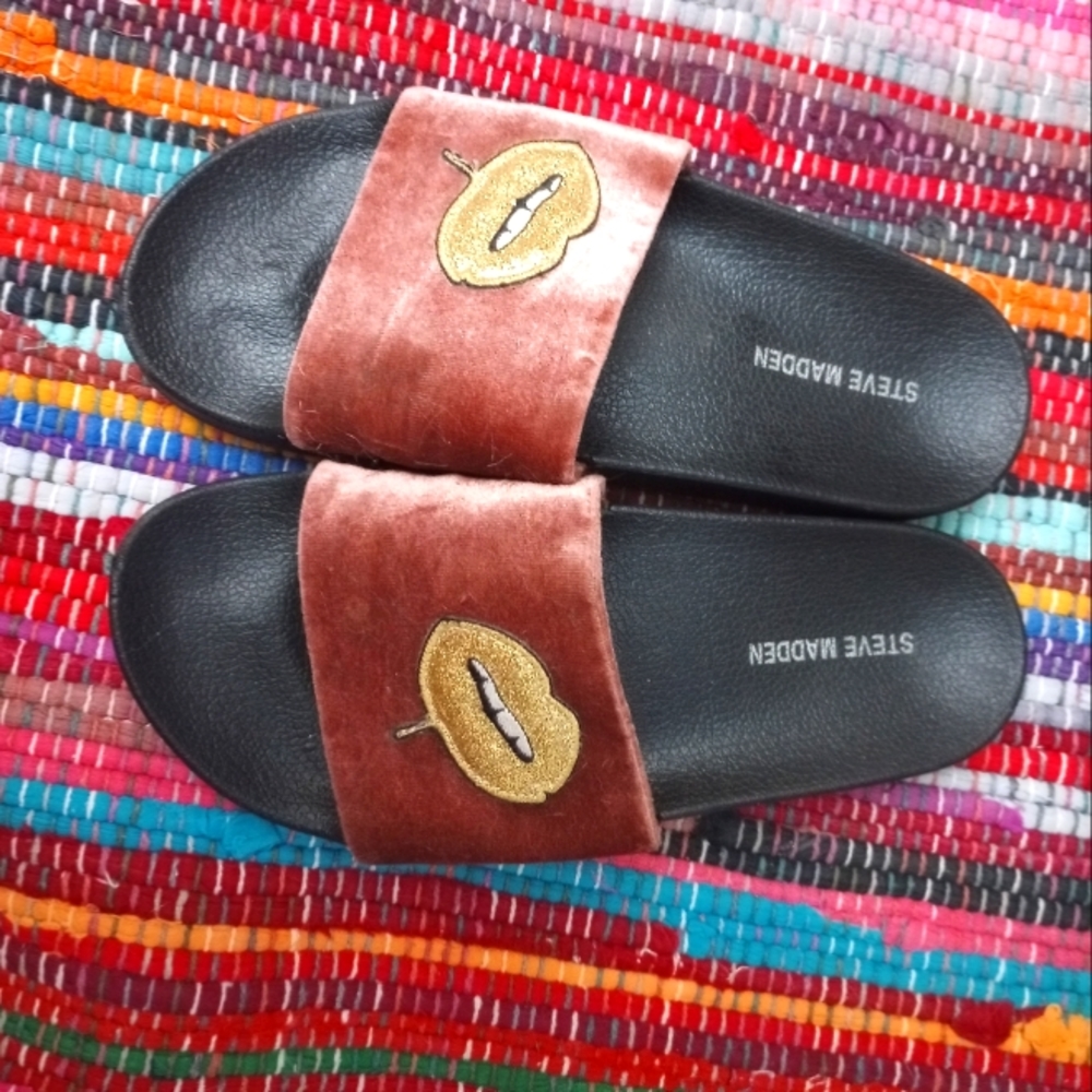 Steve Madden slides